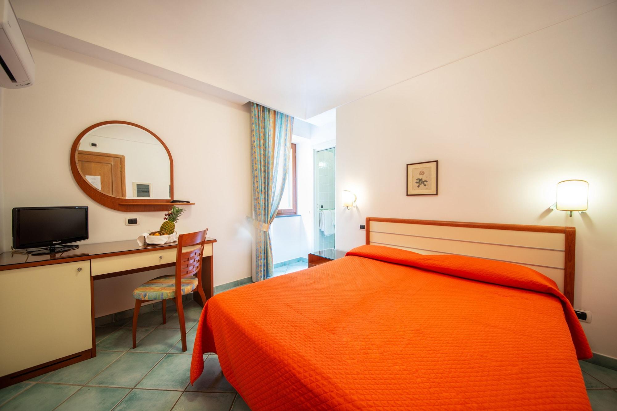 La Capannina - Hotel & Apartments Ischia Exterior photo