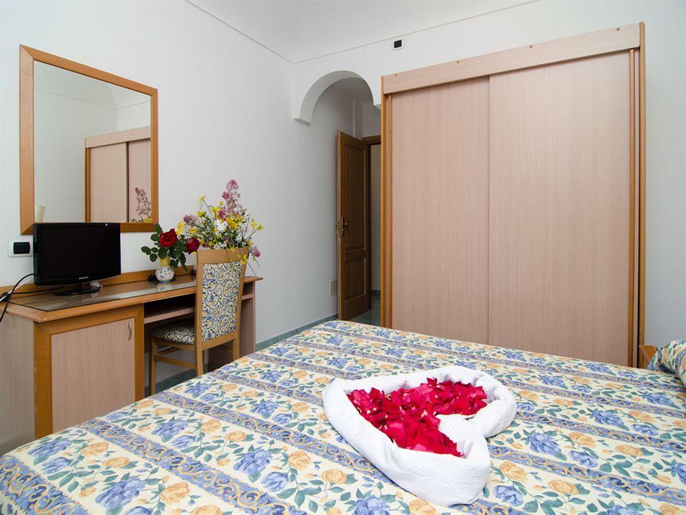 La Capannina - Hotel & Apartments Ischia Exterior photo