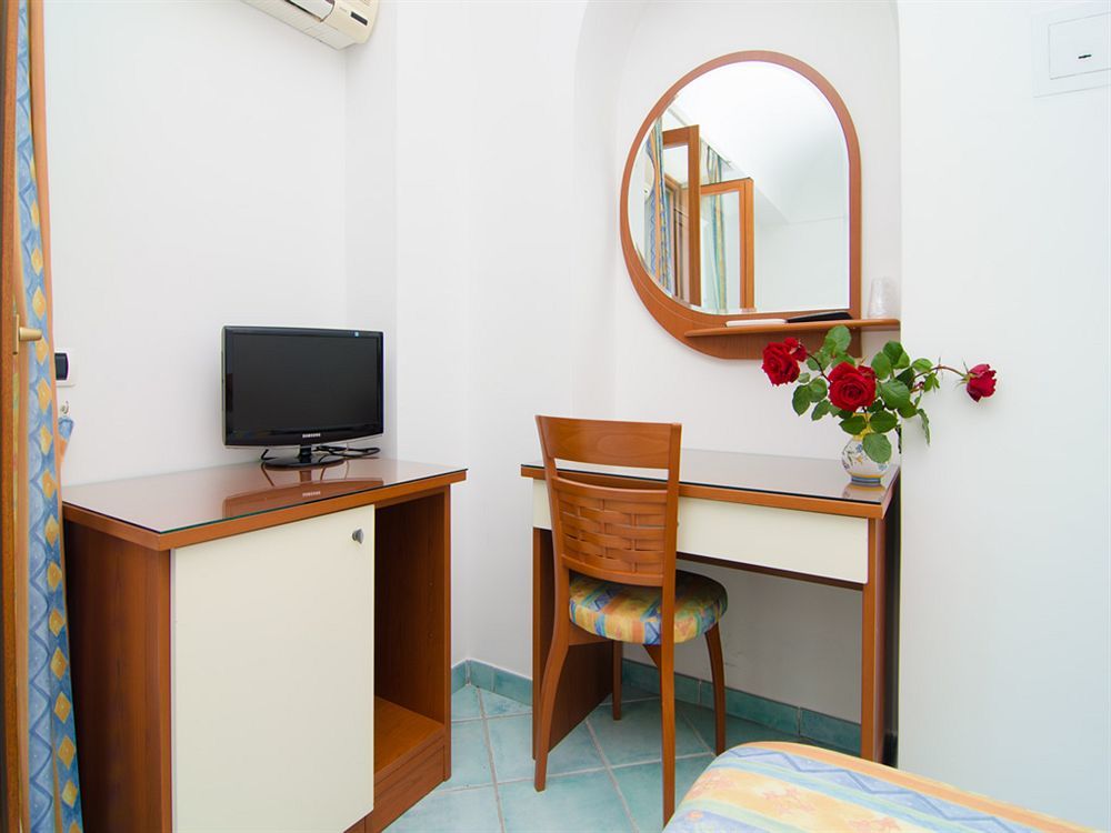 La Capannina - Hotel & Apartments Ischia Exterior photo